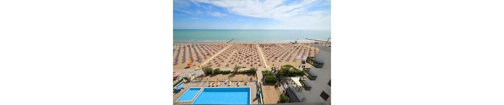 Hotel Tritone Jesolo Lido 외부 사진