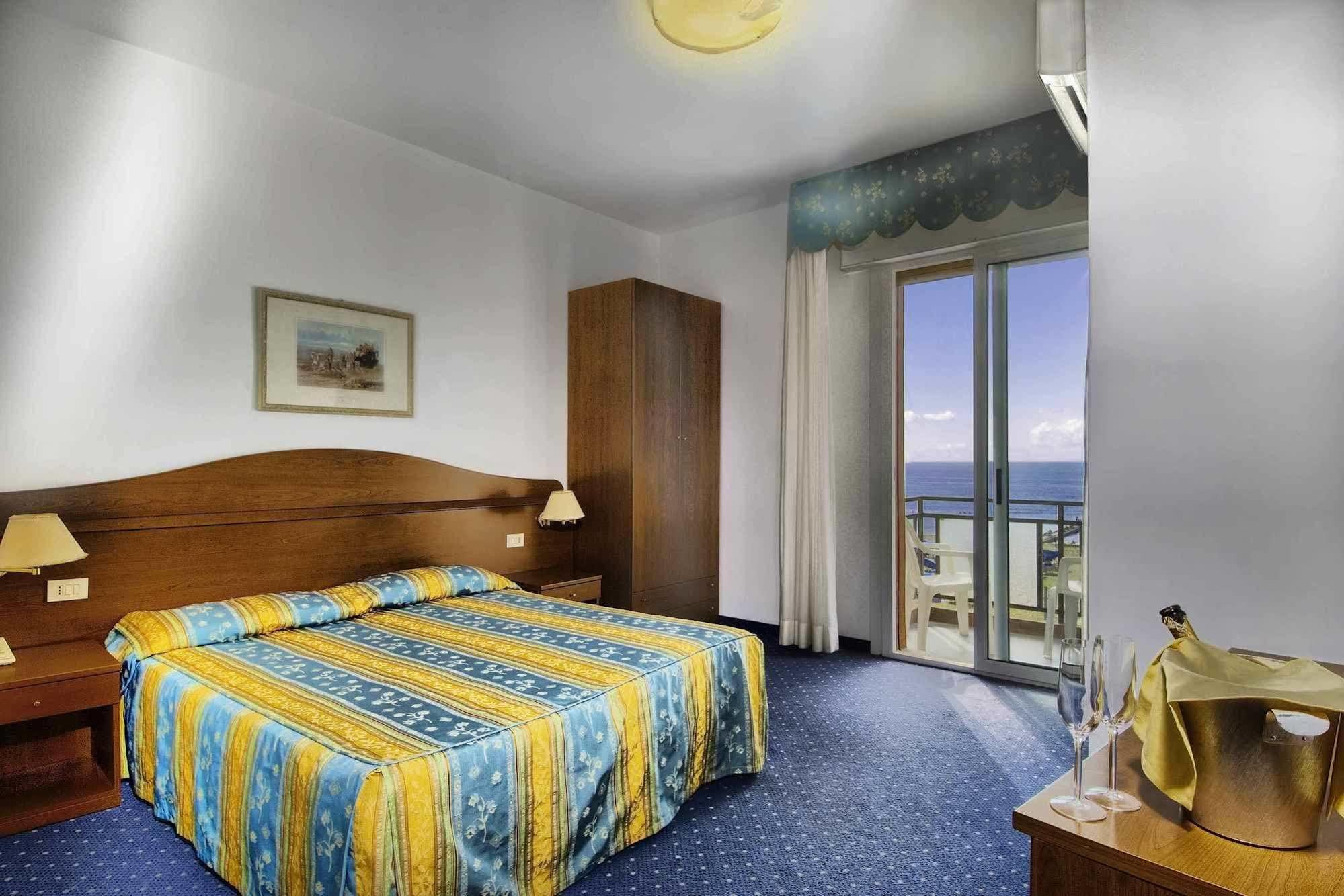 Hotel Tritone Jesolo Lido 외부 사진